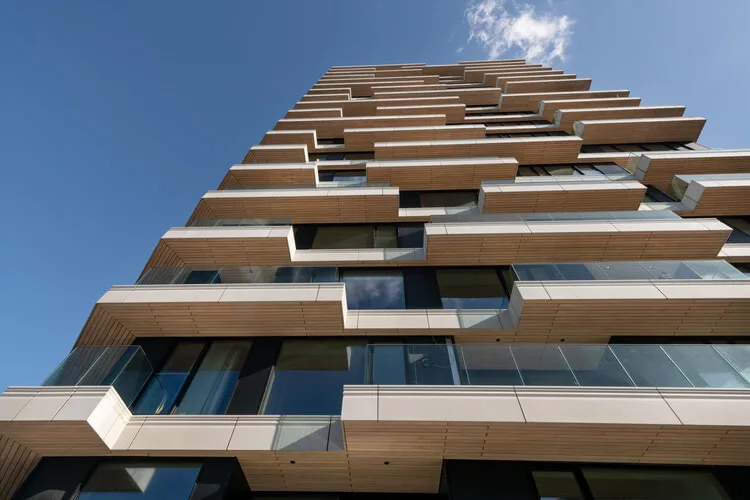 Haut — houten woontoren